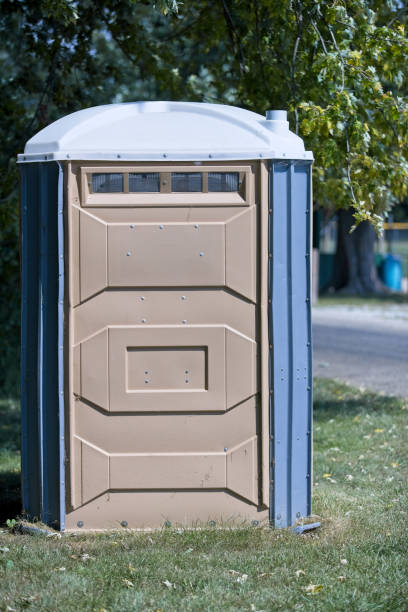 Best Portable bathroom rental  in Le Mars, IA