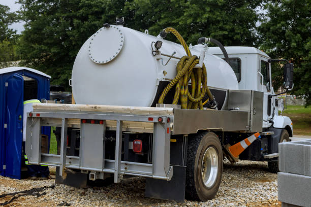 Best Portable restroom trailer rental  in Le Mars, IA